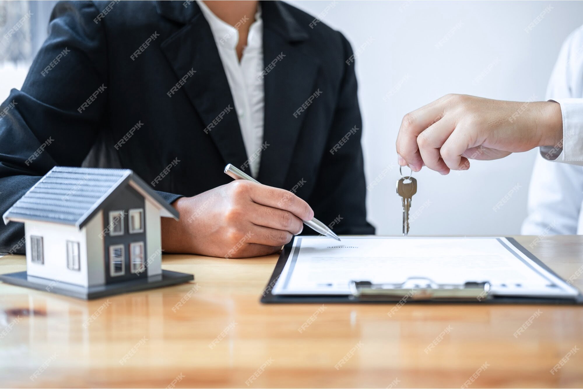 How Much Do Real Estate Agents Make Per Sale