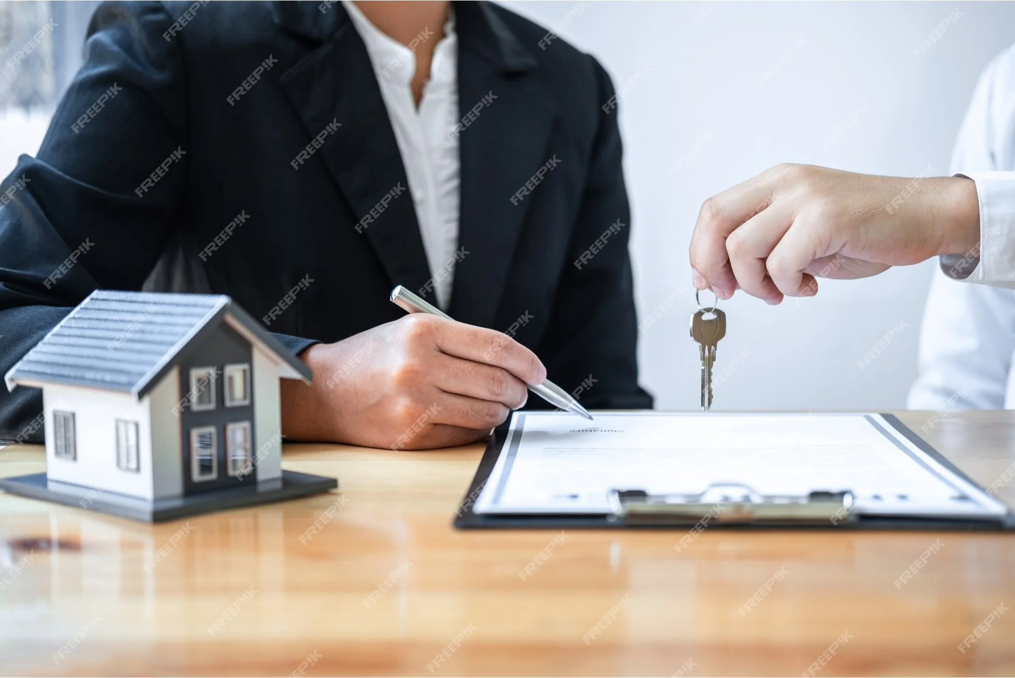 How Much Do Real Estate Agents Make Per Sale