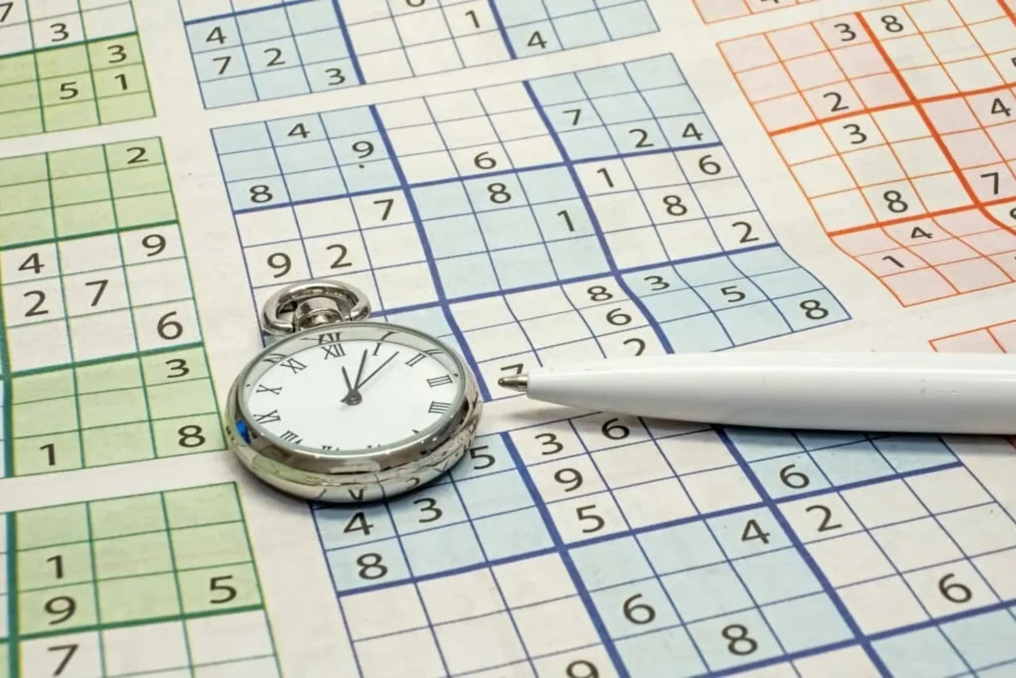 Fashionably Crossword Clue