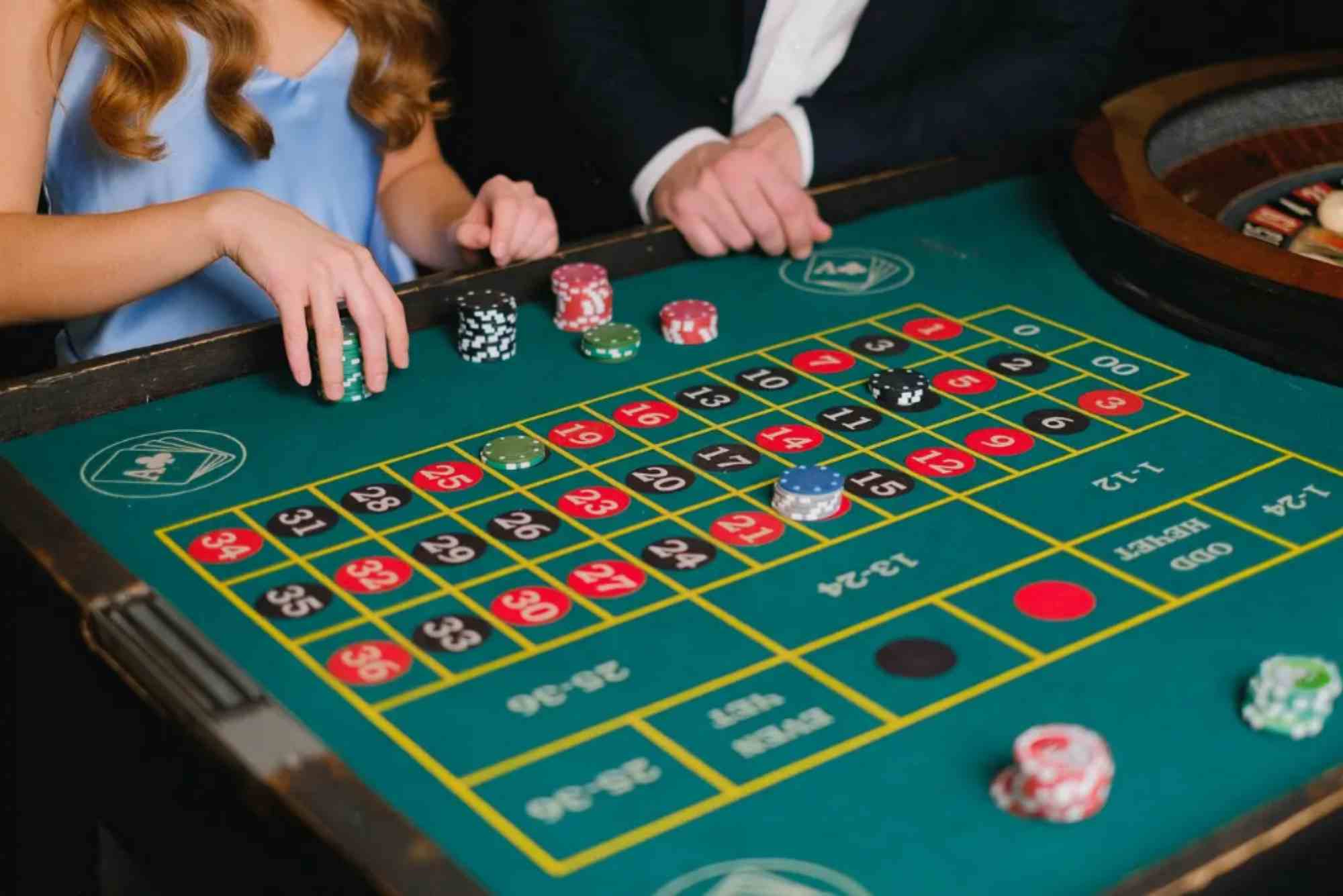 What Casino Games Offer Unique Themes?